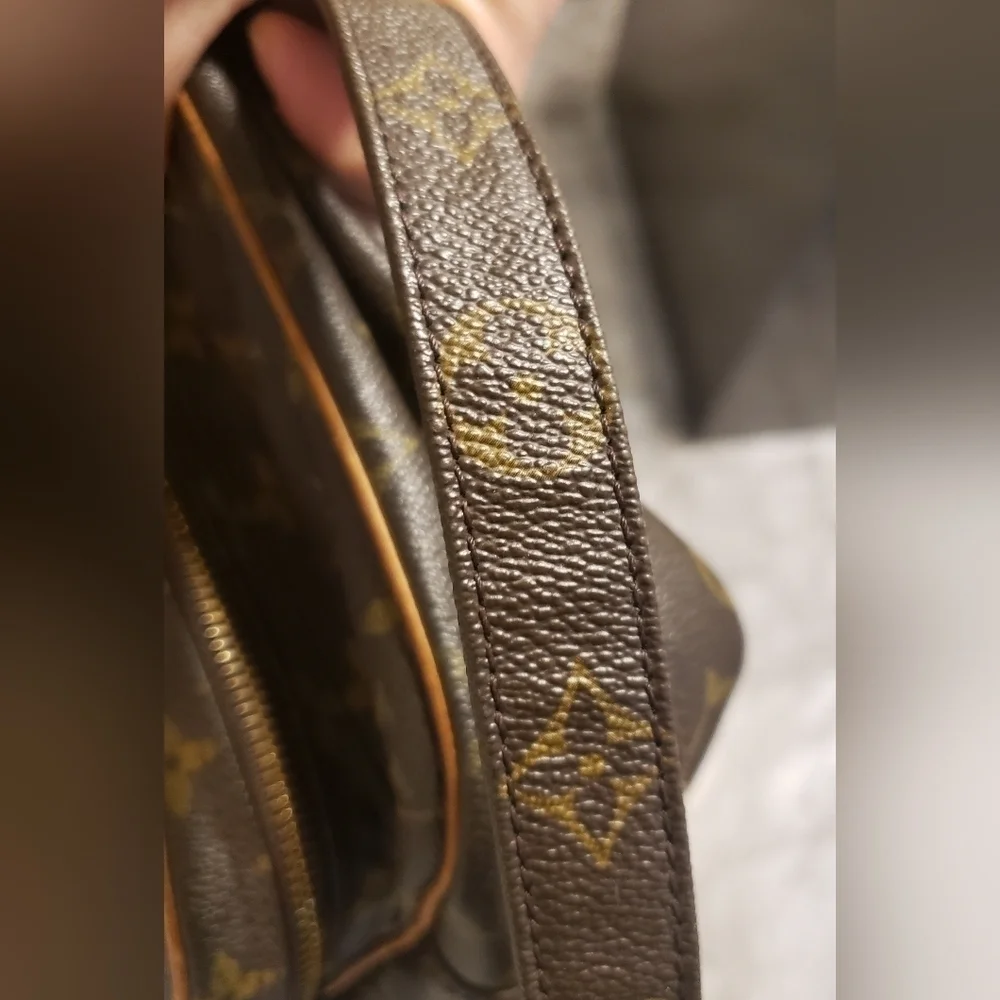 Louis Vuitton  (Unisex) Brown  Monogram Shoulder Bag - Picture 9 of 16